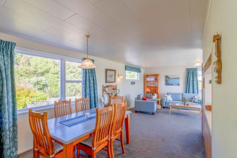 Photo of property in 25 Oak Avenue, Paremata, Porirua, 5024