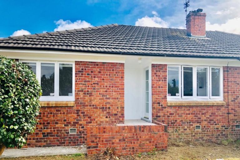 Photo of property in 27 Cameron Street, Papakura, 2110