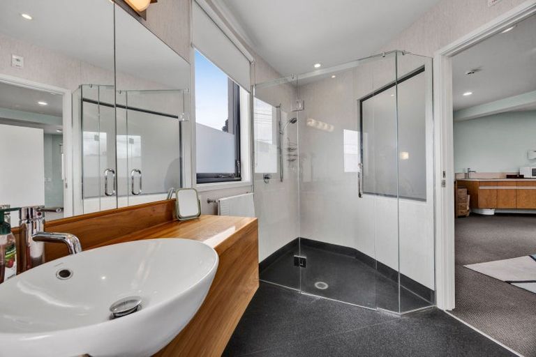 Photo of property in Headlands Opunake, 32 Fox Street, Opunake, 4616