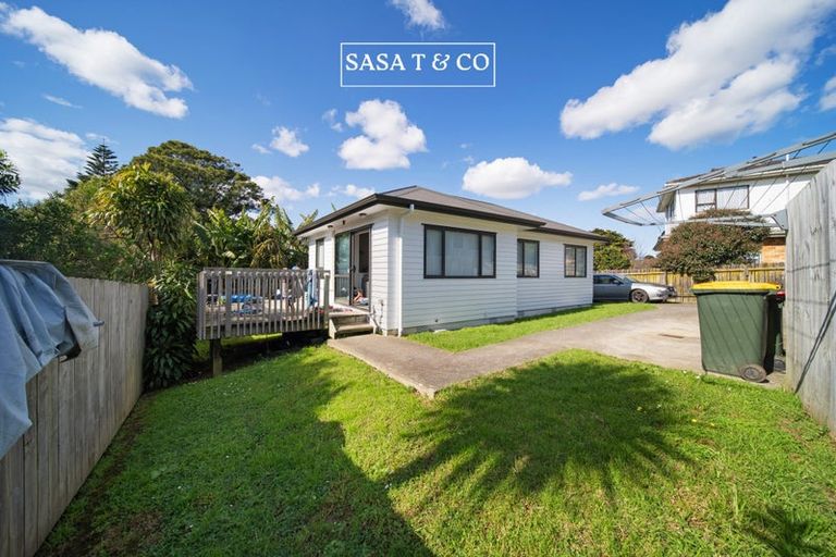 Photo of property in 90 Chelburn Crescent, Mangere East, Auckland, 2024