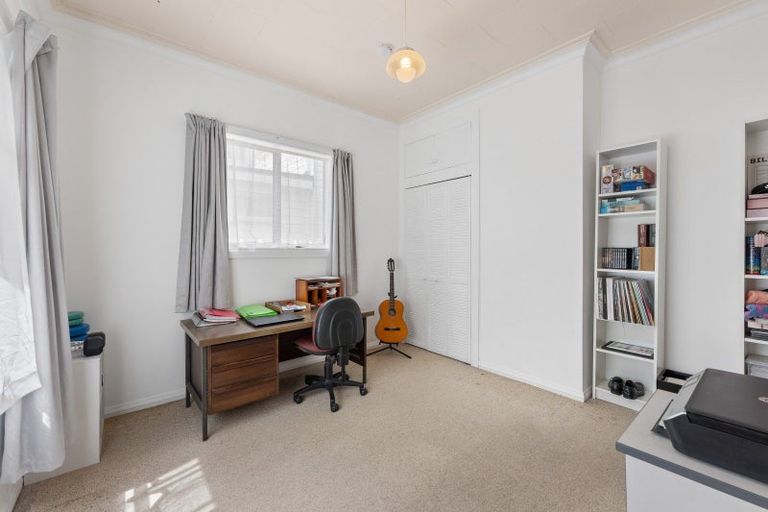 Photo of property in 4 Roxburgh Grove, Petone, Lower Hutt, 5012