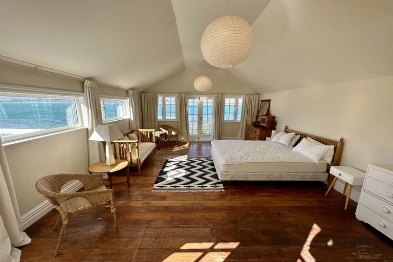 Photo of property in 163 Marine Parade, Seatoun, Wellington, 6022