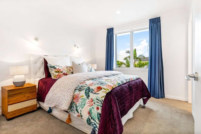 Photo of property in 36 Gunner Drive, Te Atatu Peninsula, Auckland, 0610