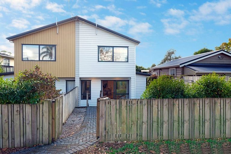 Photo of property in 439a West Coast Road, Glen Eden, Auckland, 0602