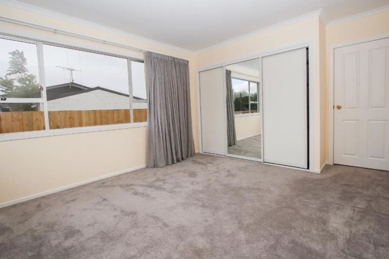 Photo of property in 14 Oakfield Crescent, Pukete, Hamilton, 3200