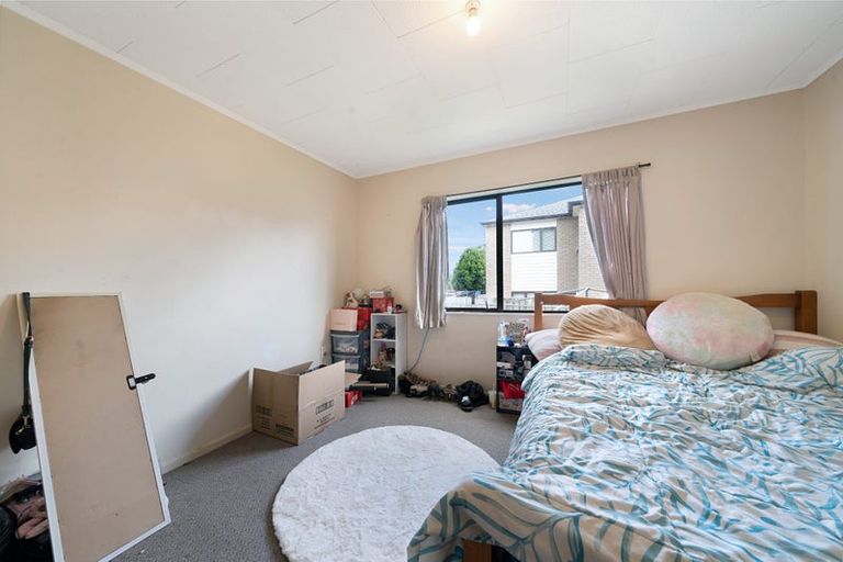 Photo of property in 4134 Great North Road, Glendene, Auckland, 0602