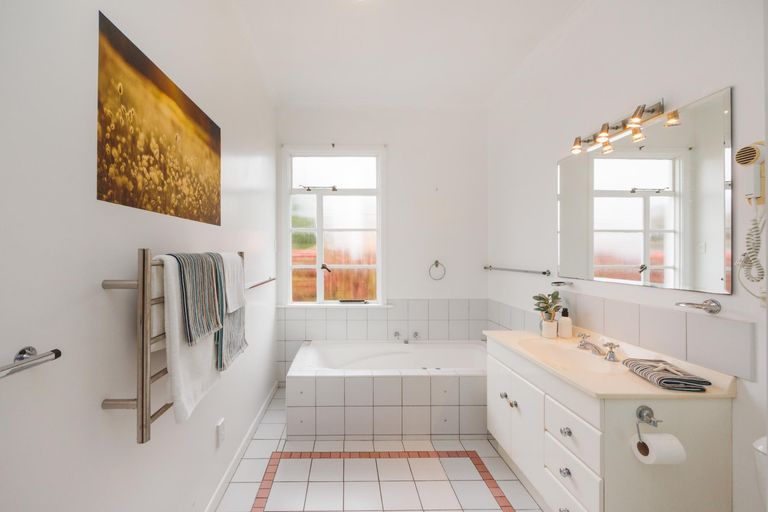 Photo of property in 215a Victoria Avenue, Hokowhitu, Palmerston North, 4410