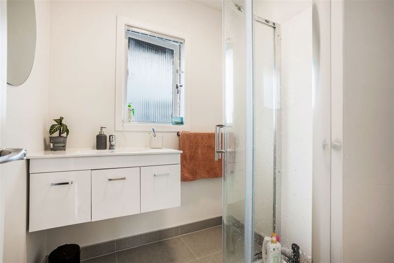 Photo of property in 20 Wilsher Crescent, Henderson, Auckland, 0612