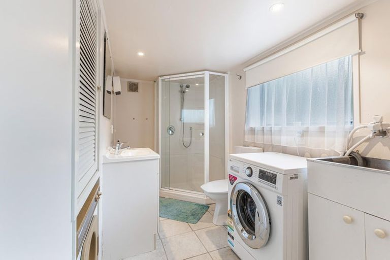 Photo of property in 18 Lavelle Road, Henderson, Auckland, 0612