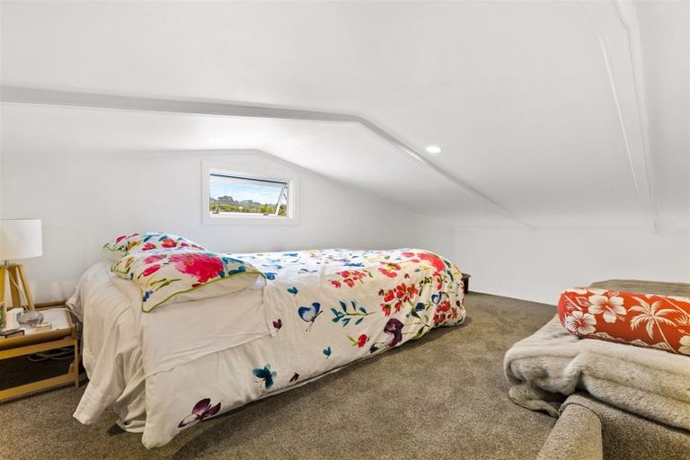 Photo of property in 45 Bethells Road, Waitakere, Henderson, 0782