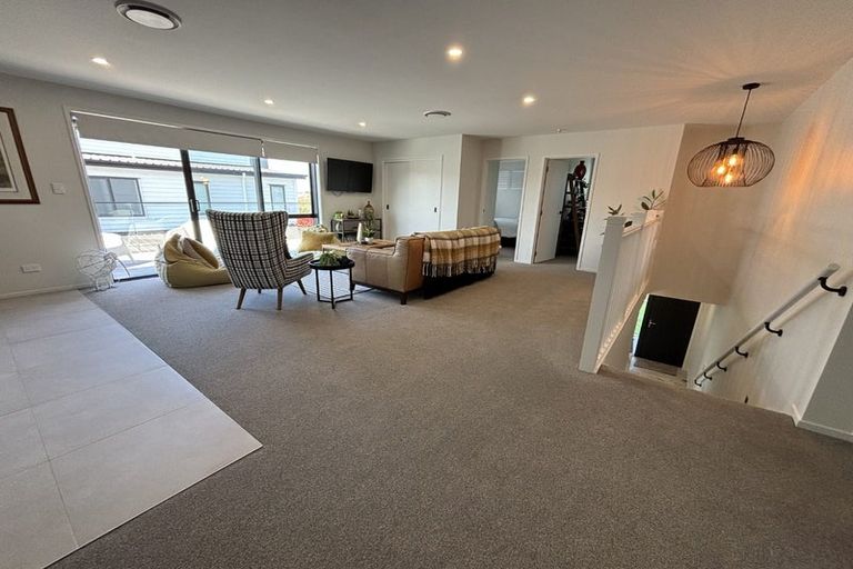 Photo of property in 16 Mutetai Road, Clarks Beach, 2122