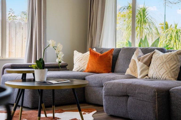 Photo of property in 8 Belcoo Crescent, East Tamaki, Auckland, 2013