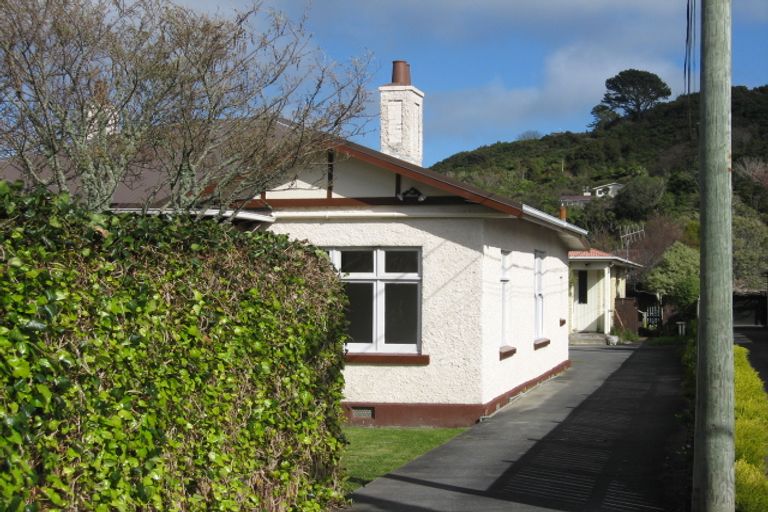 Photo of property in 2/41 Parkvale Road, Karori, Wellington, 6012