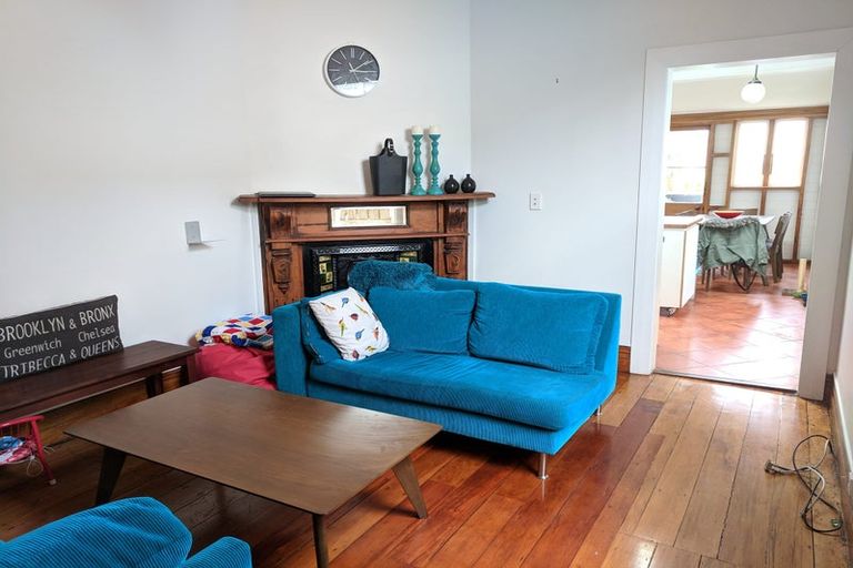 Photo of property in 12 Moir Street, Mount Victoria, Wellington, 6011