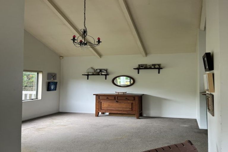 Photo of property in 90a Atkinson Road, Titirangi, Auckland, 0604