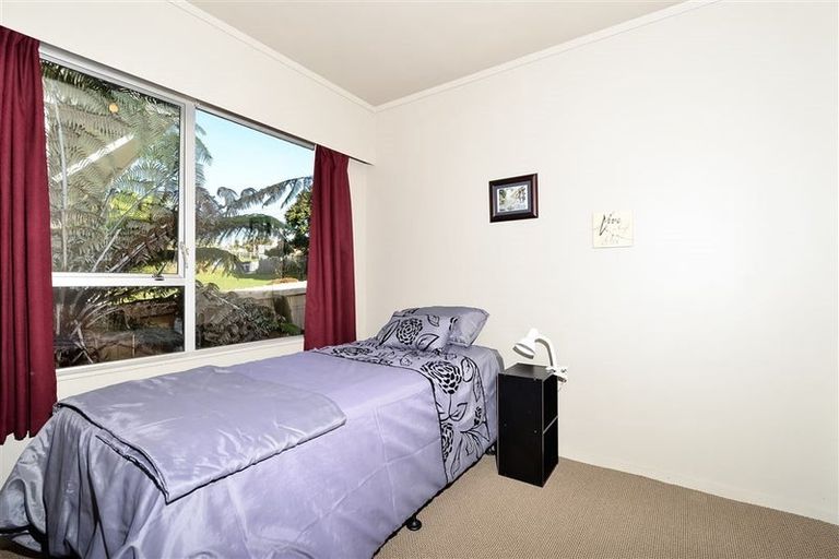 Photo of property in 2/11 Kahika Road, Birkdale, Auckland, 0626