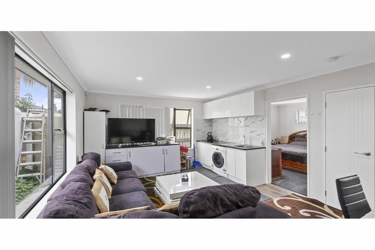 Photo of property in 127a Puhinui Road, Papatoetoe, Auckland, 2104