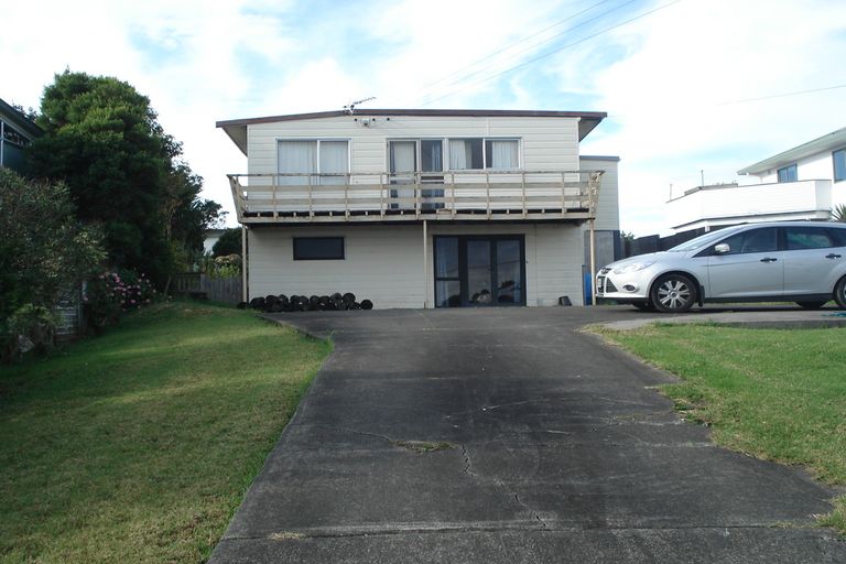 Photo of property in 8 Shakespear Road, Army Bay, Whangaparaoa, 0930