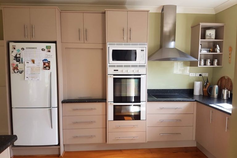 Photo of property in 22 Mcparland Street, Ebdentown, Upper Hutt, 5018