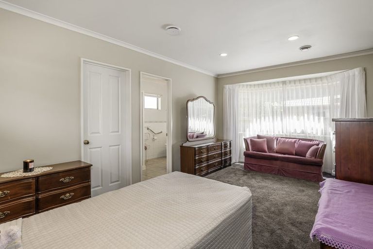 Photo of property in 8 Doneraille Place, Bethlehem, Tauranga, 3110