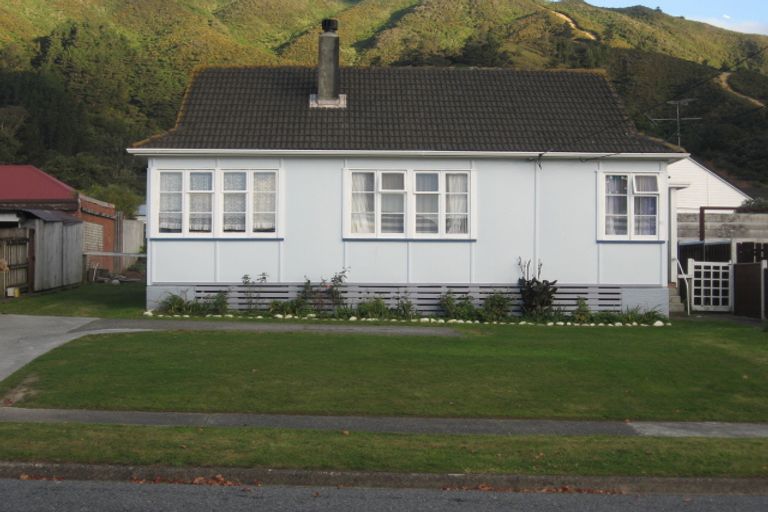 Photo of property in 10 Grierson Street, Naenae, Lower Hutt, 5011