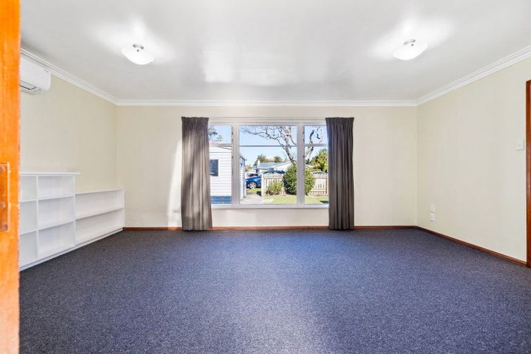 Photo of property in 75 Pahiatua Street, Hokowhitu, Palmerston North, 4410
