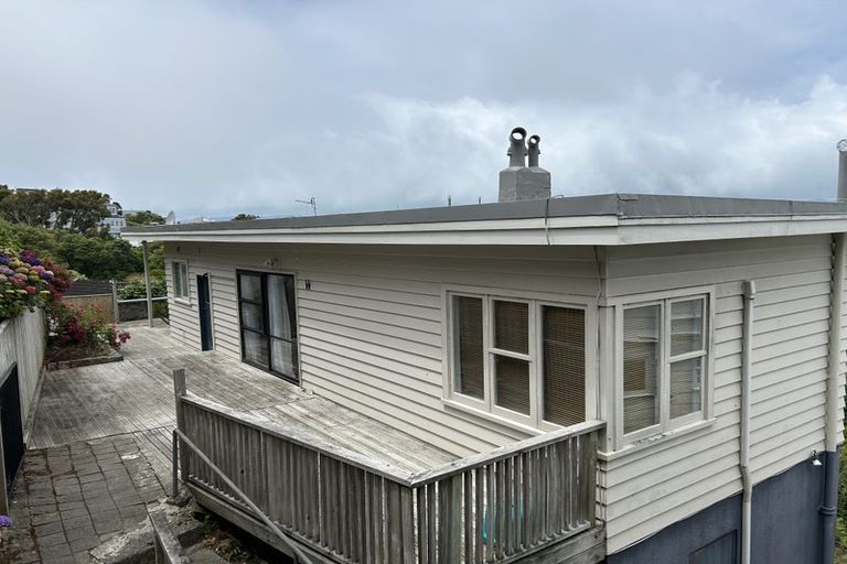 Photo of property in 11 Waru Street, Khandallah, Wellington, 6035