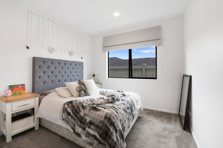 Photo of property in 61 Godfrey Drive, Orewa, 0931