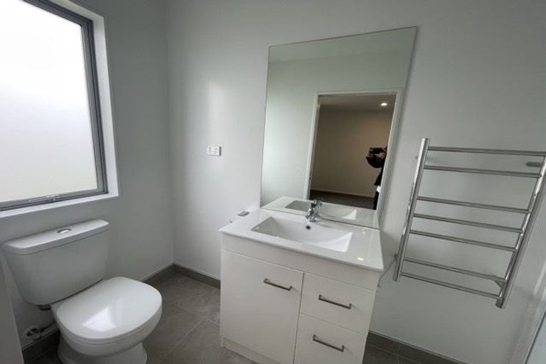 Photo of property in 15b Chadwick Crescent, Mangere East, Auckland, 2024