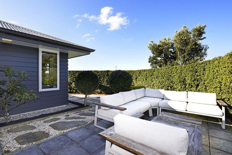 Photo of property in 18 Katania Heights, Brightwater, 7022