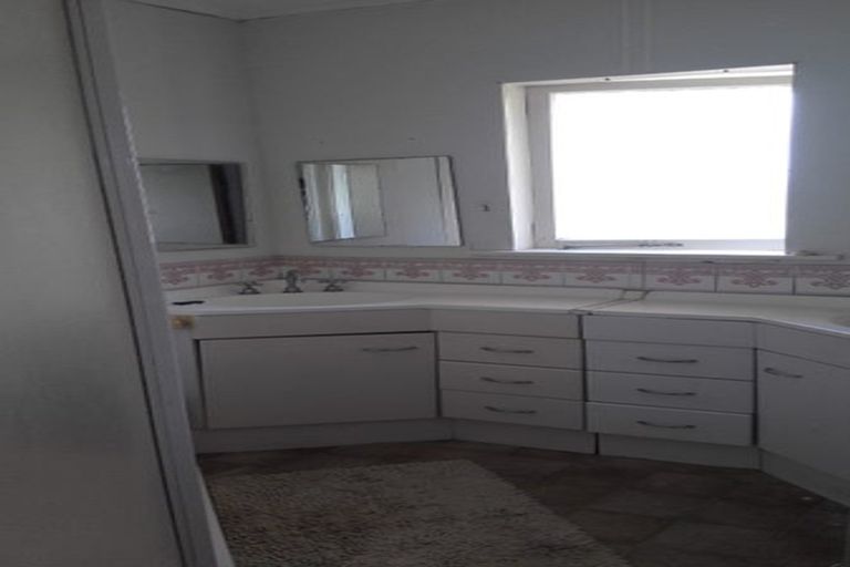 Photo of property in 20a Kenley Place, Avondale, Auckland, 1026