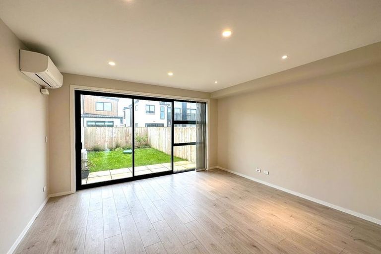 Photo of property in 15 Desalt Drive, Hobsonville, Auckland, 0616