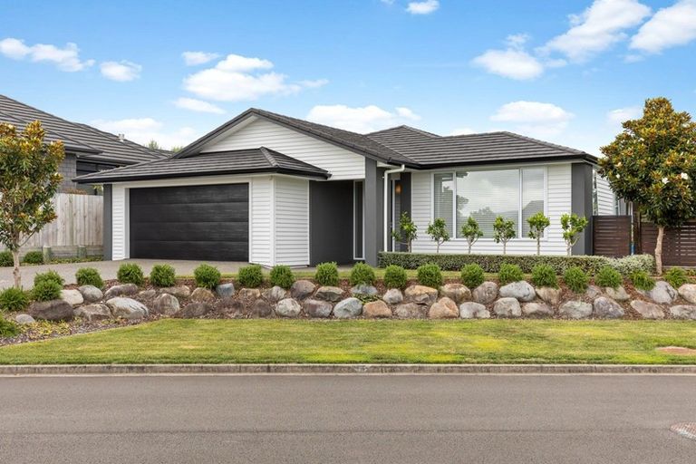 Photo of property in 8 Benmore Crescent, Pyes Pa, Tauranga, 3112