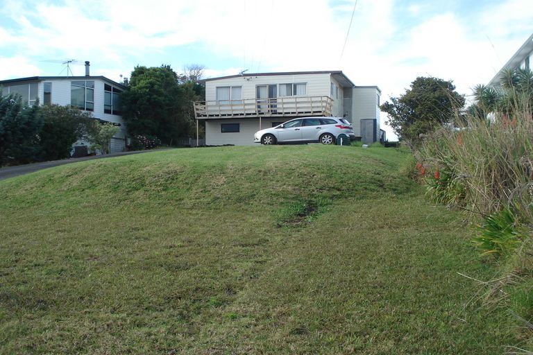 Photo of property in 8 Shakespear Road, Army Bay, Whangaparaoa, 0930
