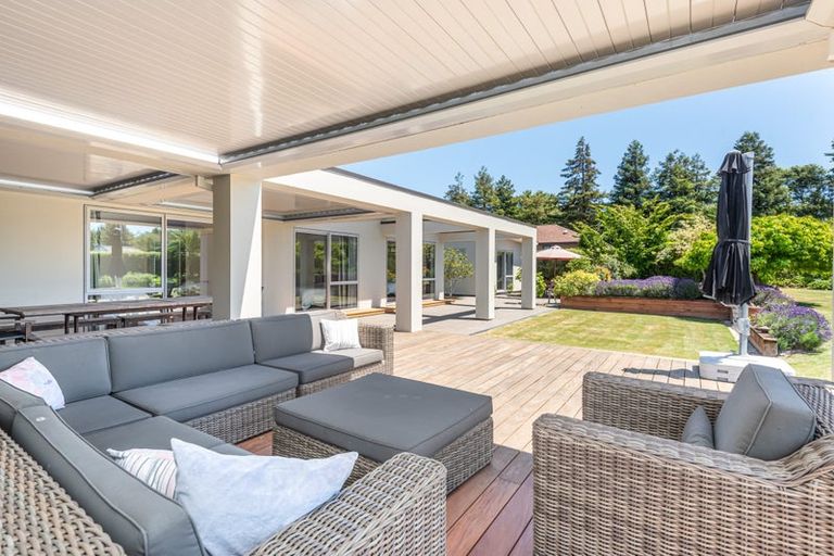 Photo of property in 47 Oakgrove Drive, Rangiora, 7400