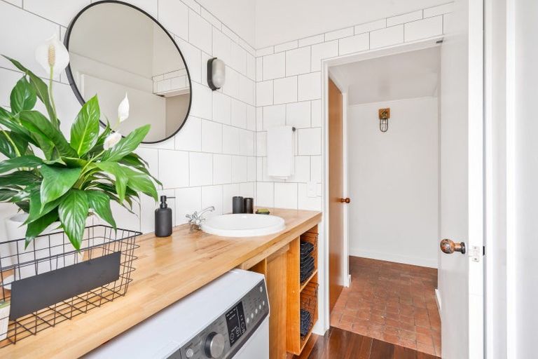 Photo of property in 69 Lipscombe Crescent, Havelock North, 4130