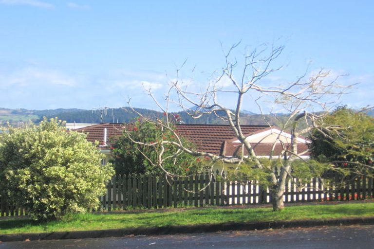 Photo of property in 56 Raumati Crescent, Onerahi, Whangarei, 0110