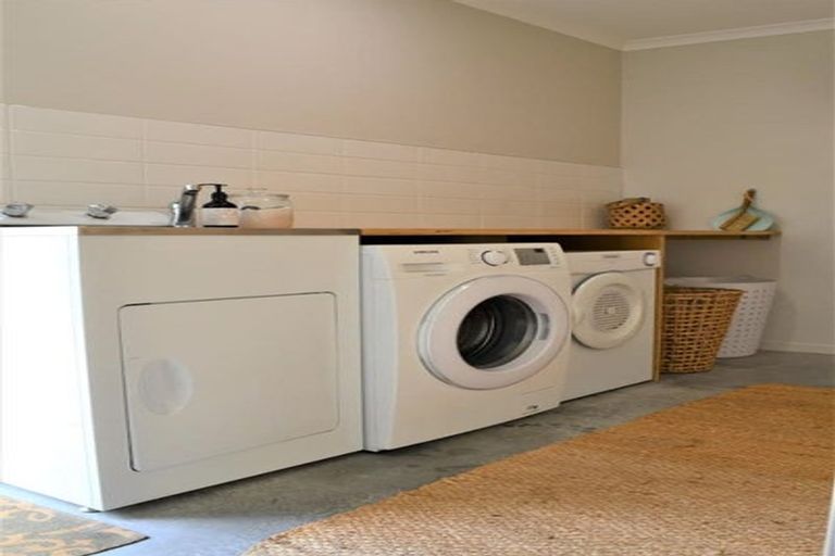 Photo of property in 4 Watene Way, Welcome Bay, Tauranga, 3112