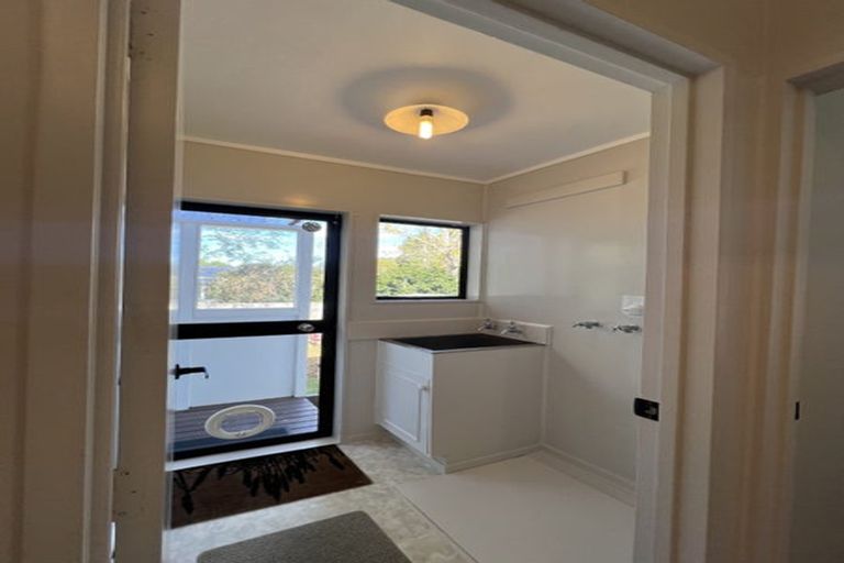 Photo of property in 16 Shearwater Street, One Tree Point, 0118