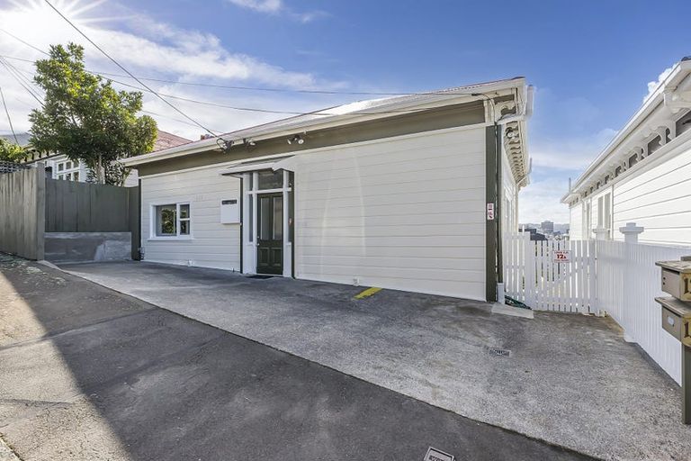 Photo of property in 12 Maarama Crescent, Aro Valley, Wellington, 6021