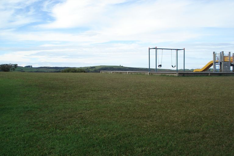 Photo of property in 8 Shakespear Road, Army Bay, Whangaparaoa, 0930