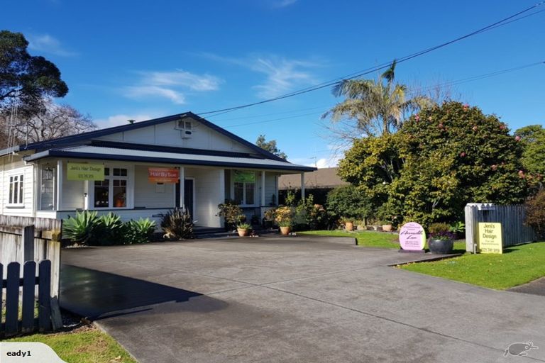 Photo of property in 8 Kamo Road, Regent, Whangarei, 0112