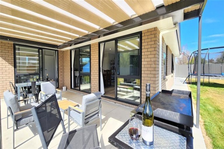 Photo of property in 2 Bibby Street, Waipawa, 4210