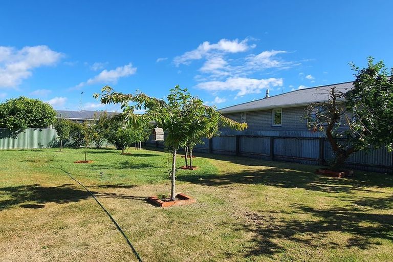 Photo of property in 14 Rhodes Street, Waimate, 7924