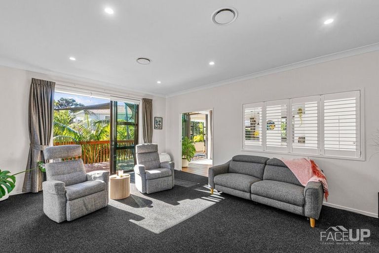 Photo of property in 13 Hobie Court, West Harbour, Auckland, 0618