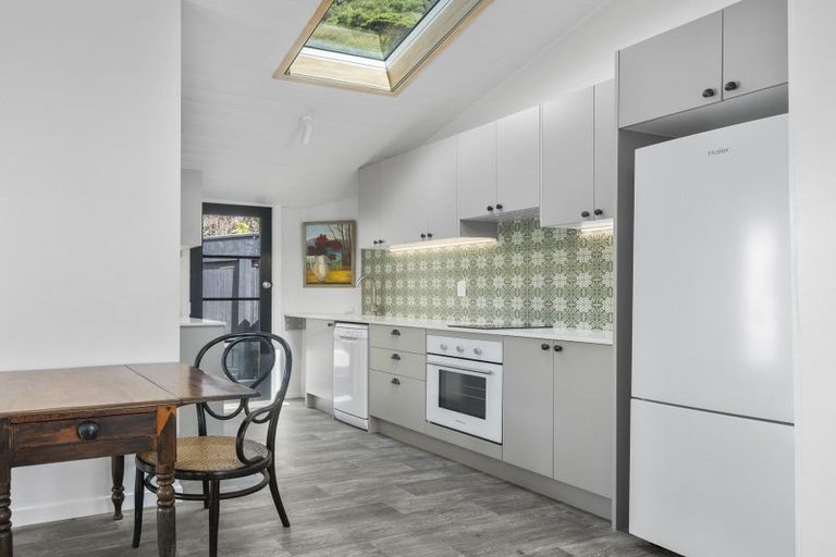 Photo of property in 127 Muritai Road, Eastbourne, Lower Hutt, 5013