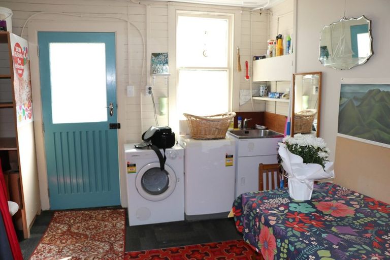 Photo of property in 72 Sutherland Street, Dunedin Central, Dunedin, 9016