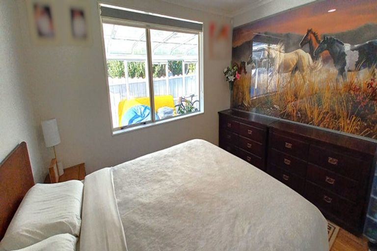 Photo of property in 4 Fernbrook Close, Burswood, Auckland, 2013