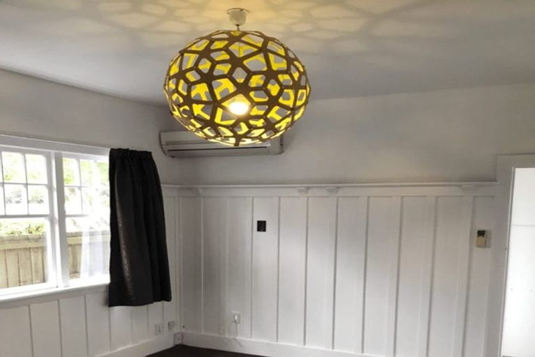 Photo of property in 216 Riccarton Road, Riccarton, Christchurch, 8041