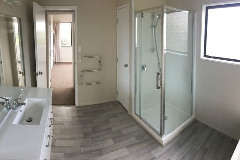 Photo of property in 1/13 Naviti Place, Browns Bay, Auckland, 0630